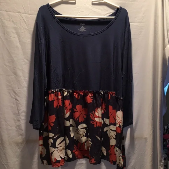 NWT EVRI Peplum Top - Picture 4 of 6